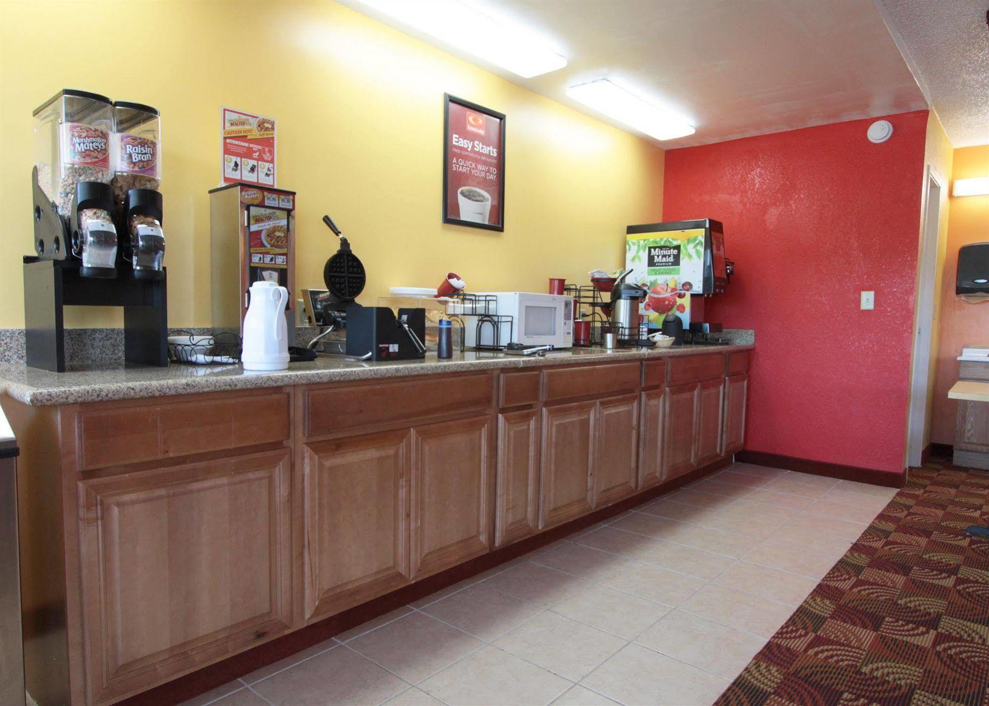 Days Inn By Wyndham Independence Bagian luar foto